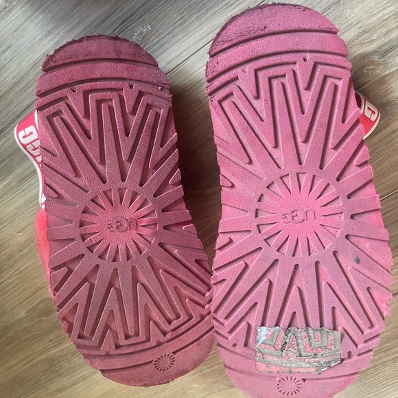 ugg slippers - Picture 3 of 3